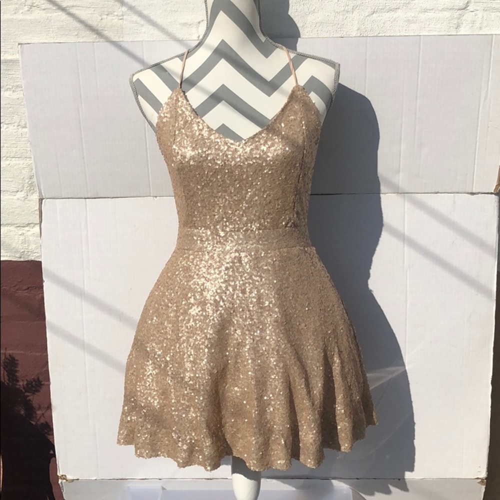 Tobi cream sequin forms mini dress size medium